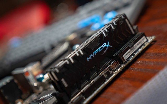 电脑开机转一会就重启怎么回事?风扇转又停的解决办法 电脑开机转一会就重启怎么回事?风扇转又停的解决办法