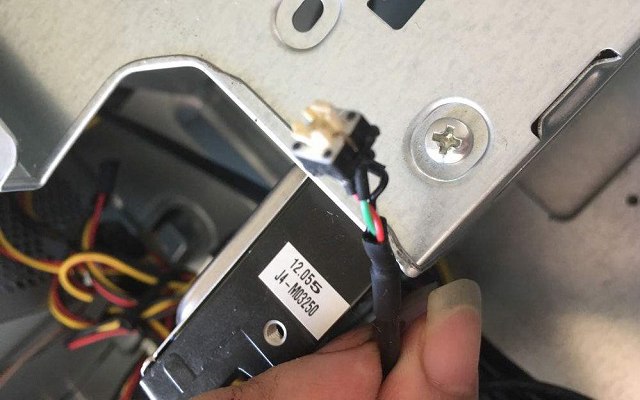 电脑开机转一会就重启怎么回事?风扇转又停的解决办法 电脑开机转一会就重启怎么回事?风扇转又停的解决办法