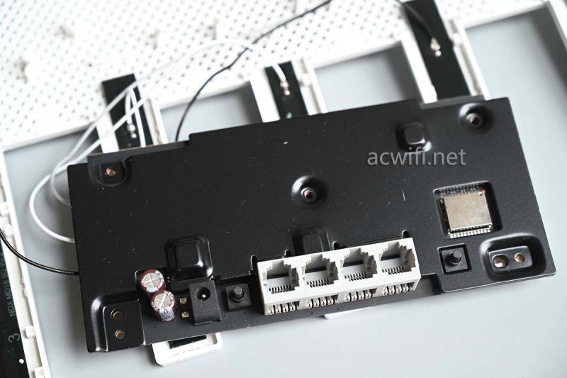 极具性价比的WiFi 7路由器! 小米BE5000无线路由器拆机测评 极具性价比的WiFi 7路由器! 小米BE5000无线路由器拆机测评