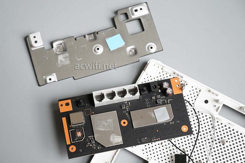 极具性价比的WiFi 7路由器! 小米BE5000无线路由器拆机测评 极具性价比的WiFi 7路由器! 小米BE5000无线路由器拆机测评
