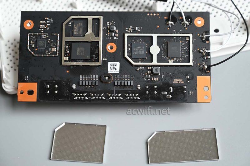 极具性价比的WiFi 7路由器! 小米BE5000无线路由器拆机测评 极具性价比的WiFi 7路由器! 小米BE5000无线路由器拆机测评