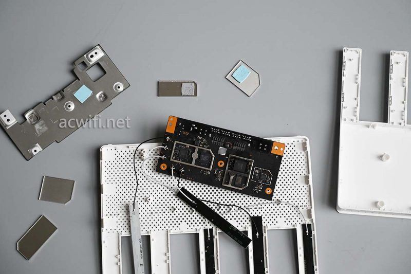 极具性价比的WiFi 7路由器! 小米BE5000无线路由器拆机测评 极具性价比的WiFi 7路由器! 小米BE5000无线路由器拆机测评