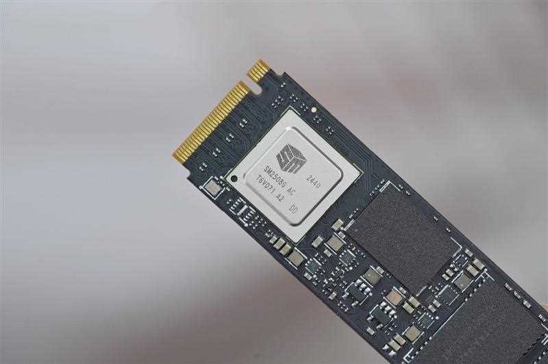 满血性能不超过62度! Lexar 雷克沙NM1090 PRO 2TB固态硬盘测评