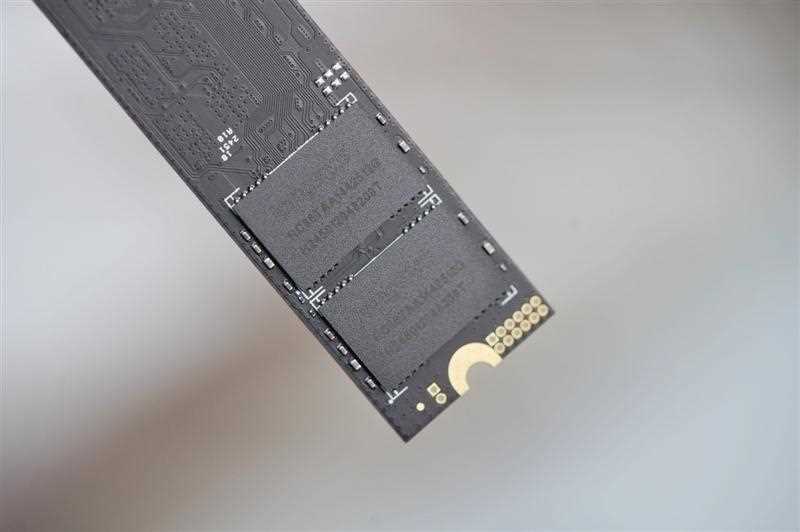 满血性能不超过62度! Lexar 雷克沙NM1090 PRO 2TB固态硬盘测评