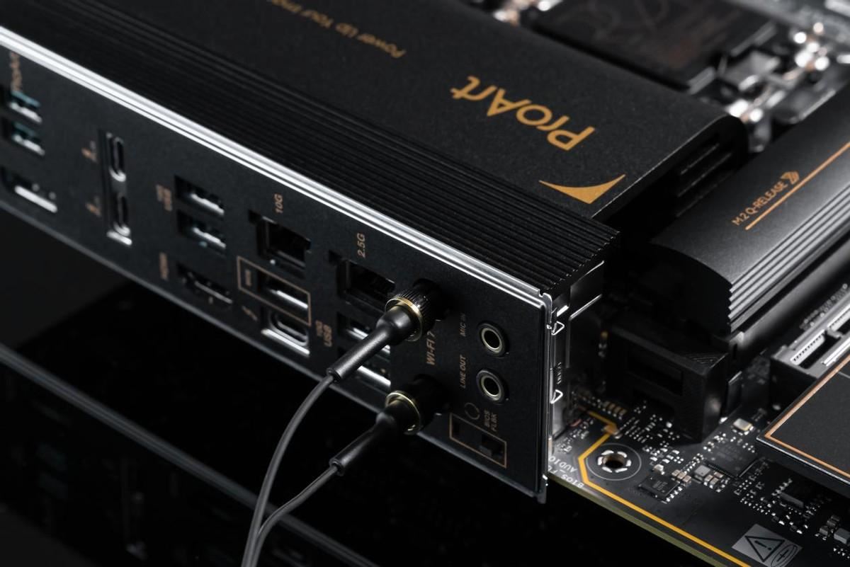 华硕ProArt Z890-Creator WiFi主板测评:创作者的硬核搭档! 华硕ProArt Z890-Creator WiFi主板测评:创作者的硬核搭档!