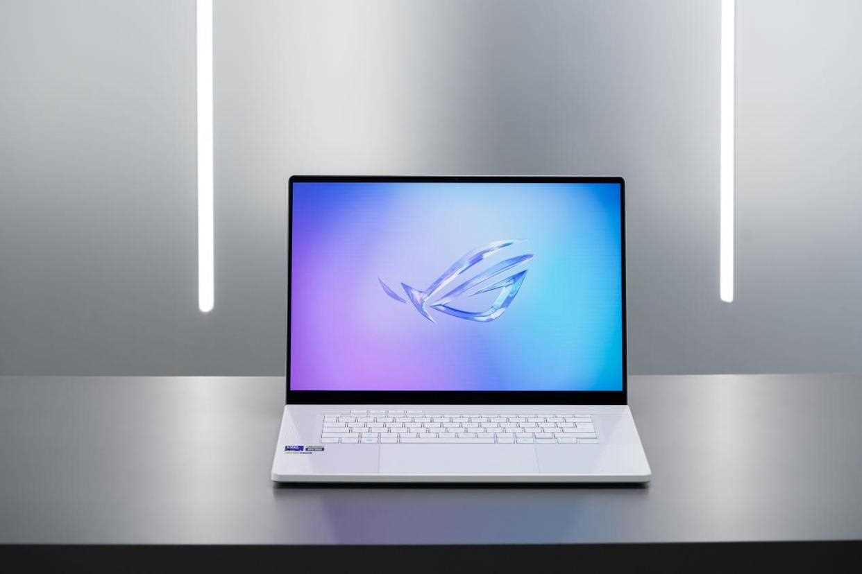 轻薄旗舰游戏本的标杆之作? ROG幻16 Air 2025首发开箱