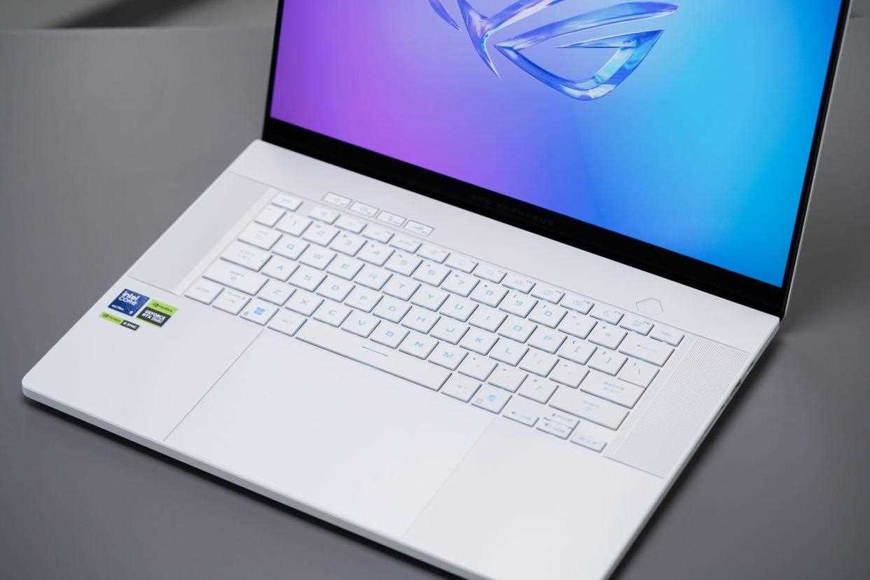 轻薄旗舰游戏本的标杆之作? ROG幻16 Air 2025首发开箱 轻薄旗舰游戏本的标杆之作? ROG幻16 Air 2025首发开箱