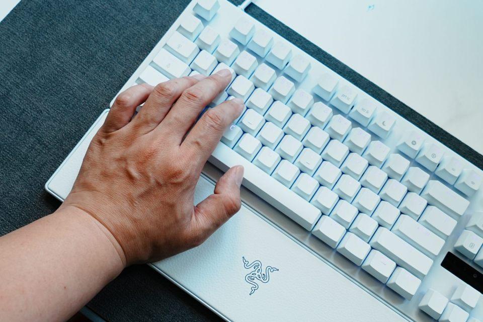 当极简主义遇上电竞基因! 雷蛇猎魂光蛛V3专业竞技版键盘开箱测评 当极简主义遇上电竞基因! 雷蛇猎魂光蛛V3专业竞技版键盘开箱测评