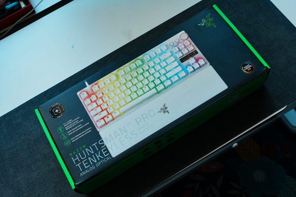 当极简主义遇上电竞基因! 雷蛇猎魂光蛛V3专业竞技版键盘开箱测评 当极简主义遇上电竞基因! 雷蛇猎魂光蛛V3专业竞技版键盘开箱测评