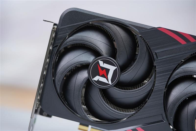 DLSS 4推动的紧凑体型大能量! 耕升GeForce RTX 5060暴风OC显卡评测 DLSS 4推动的紧凑体型大能量! 耕升GeForce RTX 5060暴风OC显卡评测