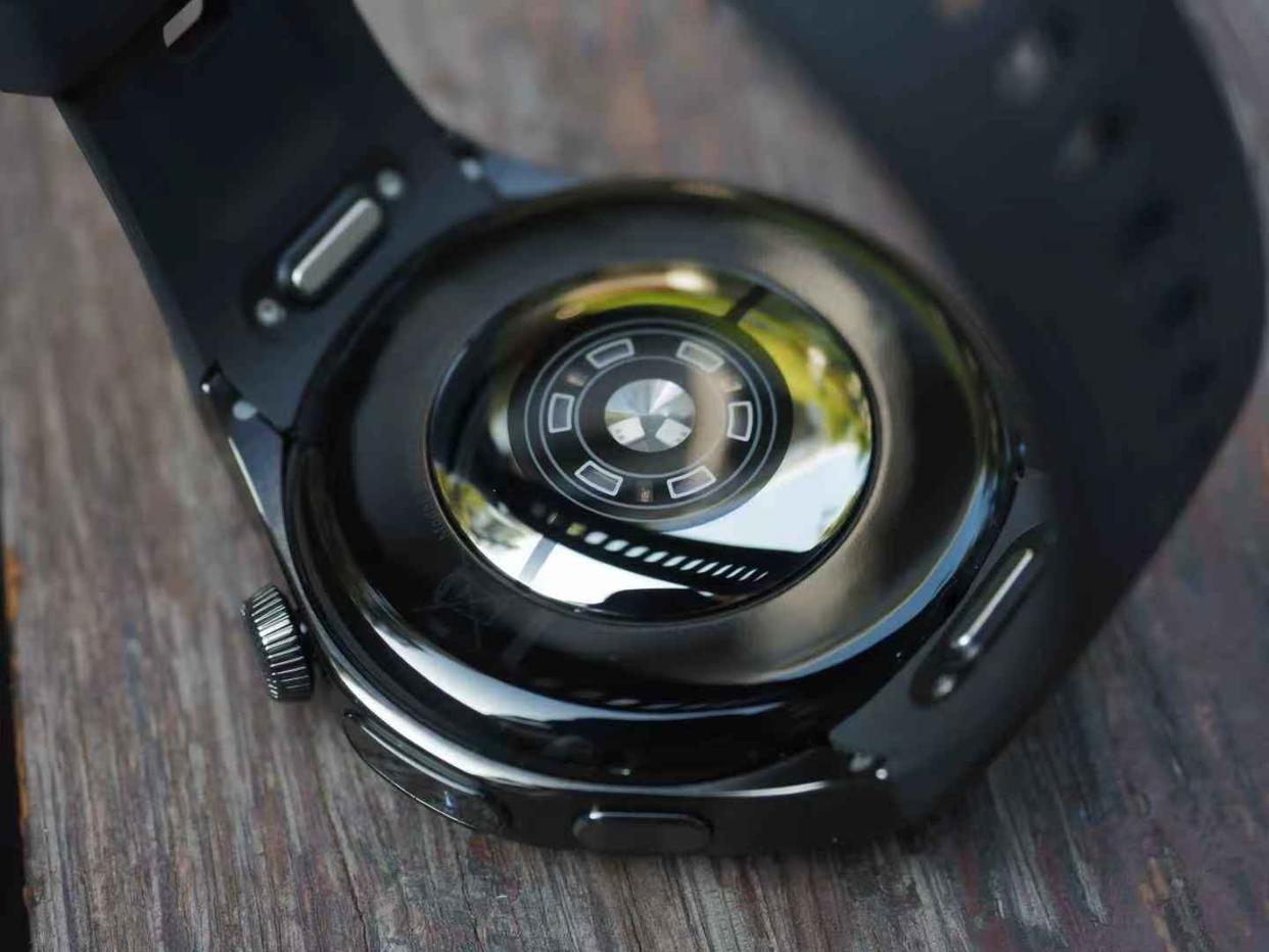 双尺寸圆表盘+X-Tap传感器! 华为WATCH 5智能手表上手体验测评 双尺寸圆表盘+X-Tap传感器! 华为WATCH 5智能手表上手体验测评