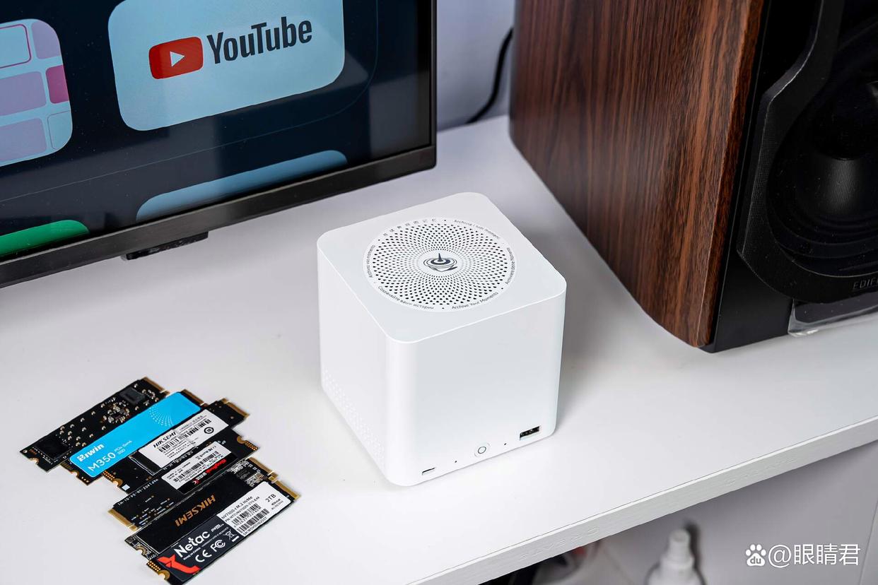 能安装6块硬盘! 零刻ME mini迷你主机NAS二合一测评