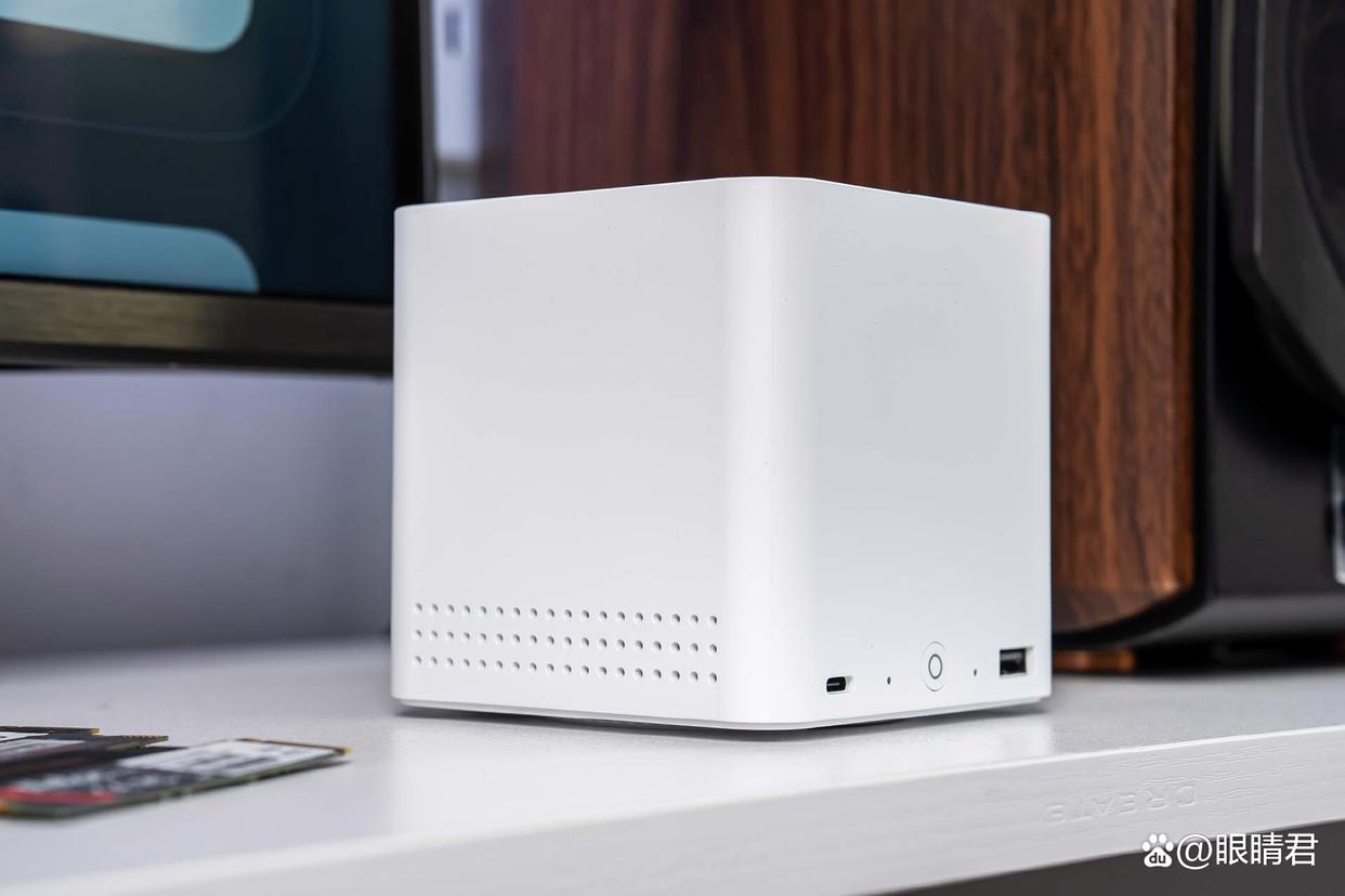 能安装6块硬盘! 零刻ME mini迷你主机NAS二合一测评 能安装6块硬盘! 零刻ME mini迷你主机NAS二合一测评