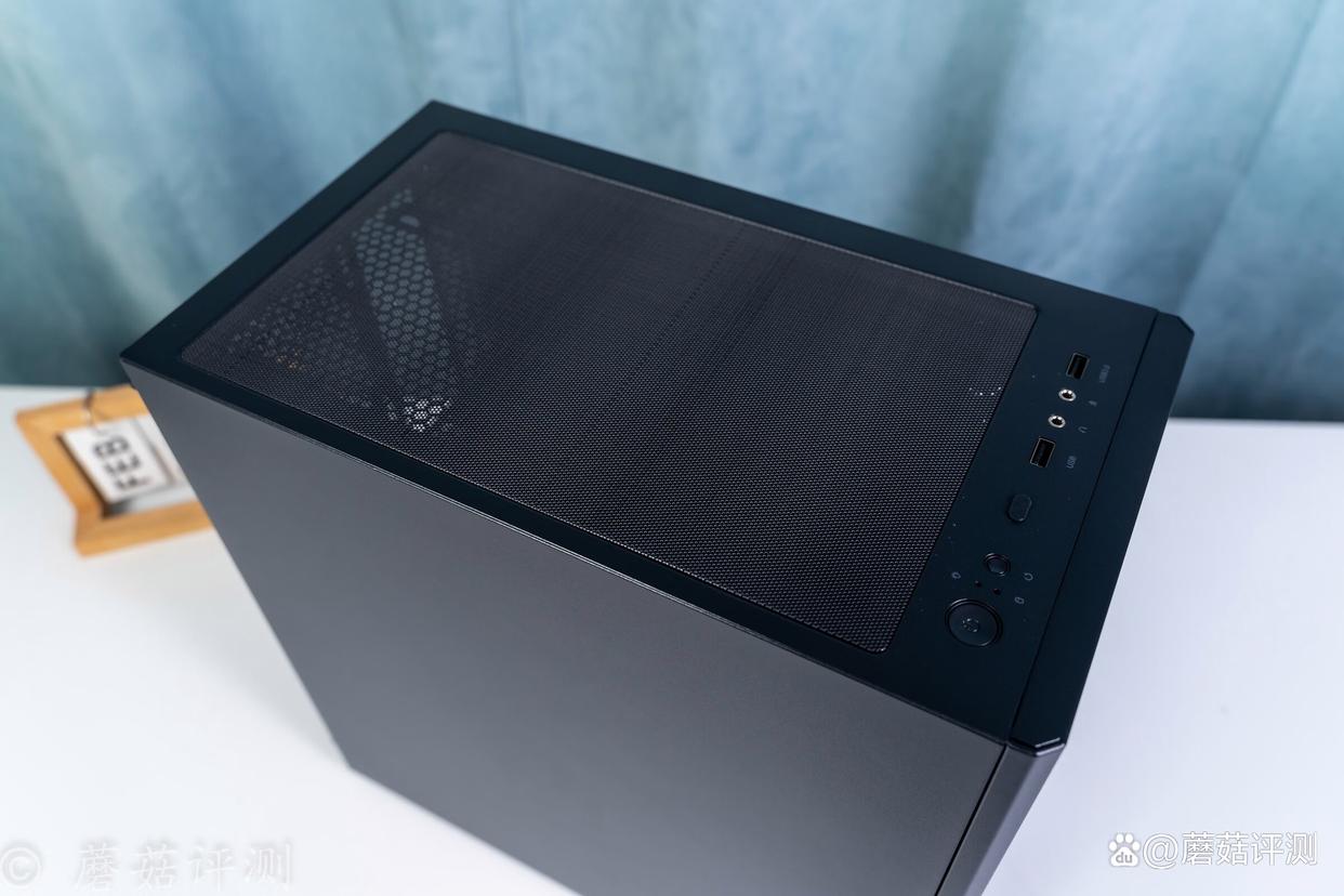 散热绝佳,+无光污染! 先马平头哥M2 Mesh机箱评测 散热绝佳,+无光污染! 先马平头哥M2 Mesh机箱评测
