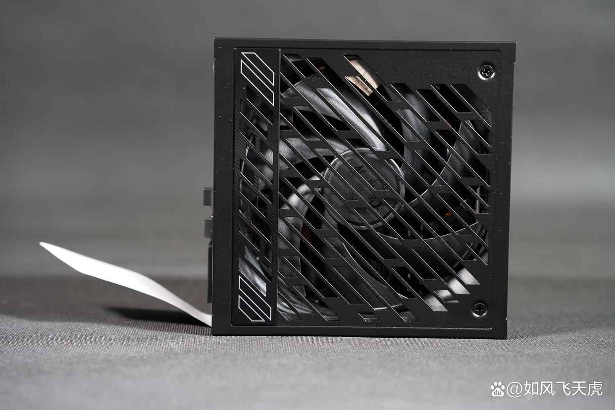 50系高端显卡的好搭档! 微星MPG A1000GS PCIE5暗黑电源开箱测评 50系高端显卡的好搭档! 微星MPG A1000GS PCIE5暗黑电源开箱测评