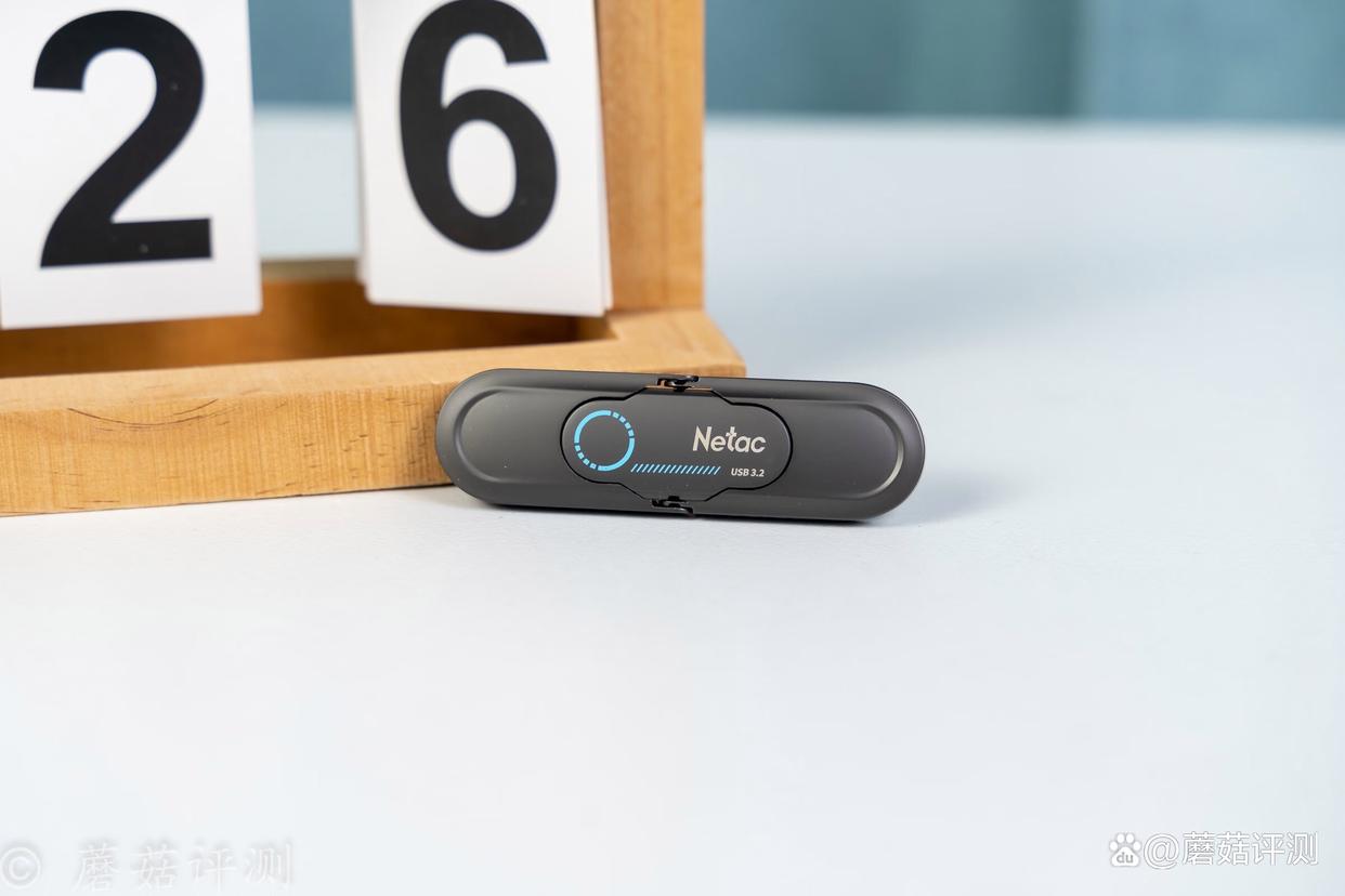 1GB/s读写两倍于SATA SSD! 朗科USB3.2 固态U盘US9 评测 1GB/s读写两倍于SATA SSD! 朗科USB3.2 固态U盘US9 评测