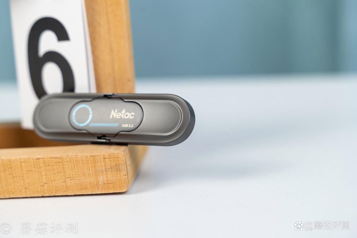 1GB/s读写两倍于SATA SSD! 朗科USB3.2 固态U盘US9 评测 1GB/s读写两倍于SATA SSD! 朗科USB3.2 固态U盘US9 评测