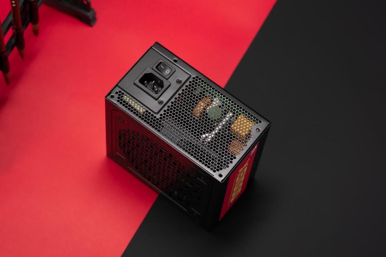 百盛高能XG1000电源测评: 轻松带动RTX5090 百盛高能XG1000电源测评: 轻松带动RTX5090