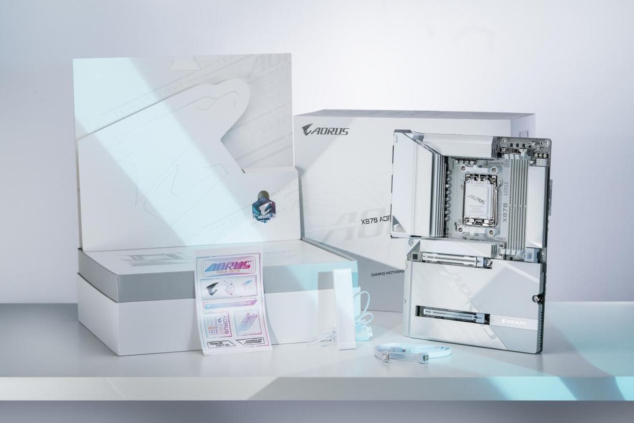 AM5首款! 技嘉X870 AORUS STEALTH ICE背插冰雕功能体验测评