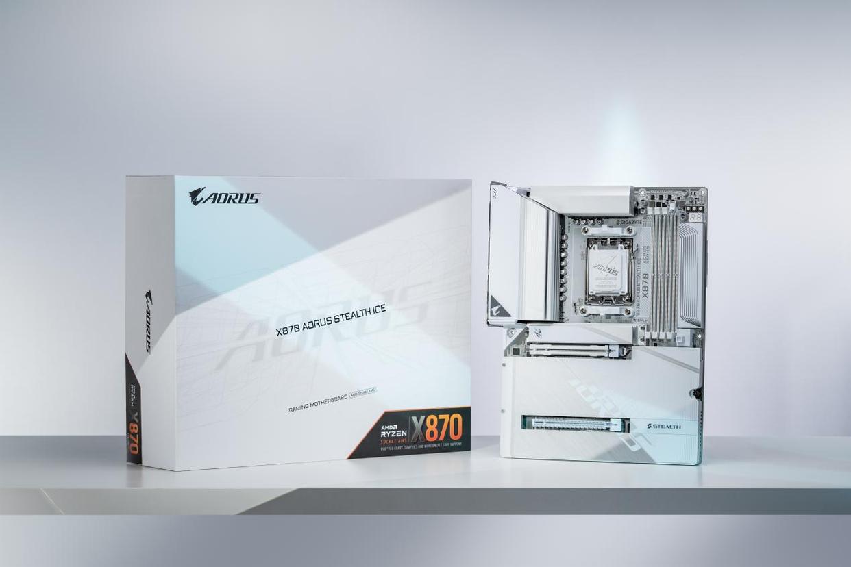 AM5首款! 技嘉X870 AORUS STEALTH ICE背插冰雕功能体验测评 AM5首款! 技嘉X870 AORUS STEALTH ICE背插冰雕功能体验测评