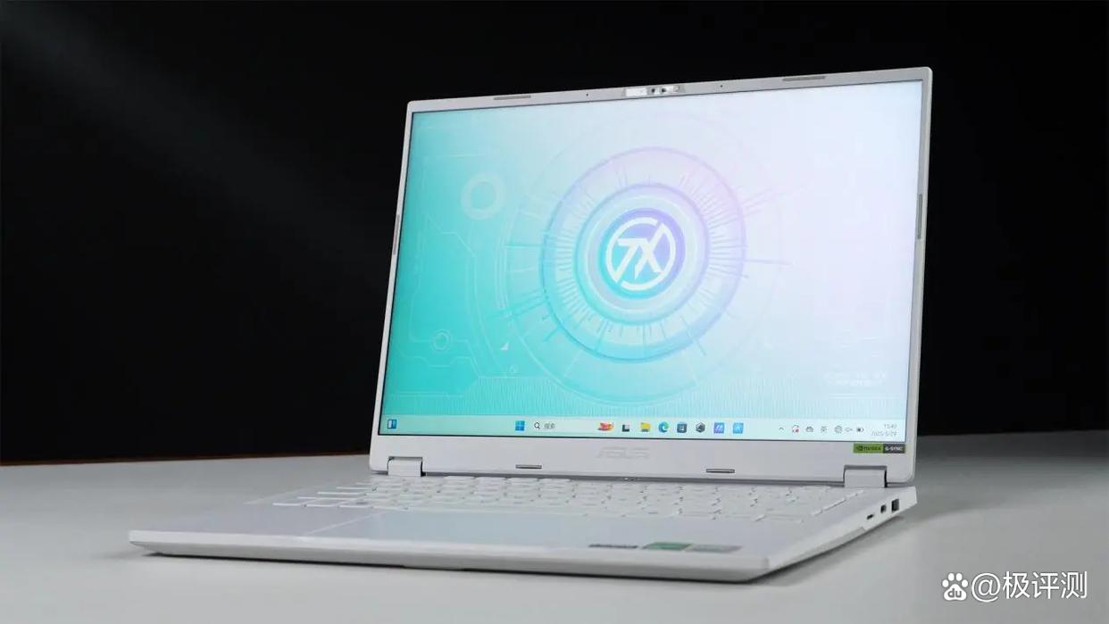 1.46kg塞进满功耗RTX5060! 华硕天选Air 2025笔记本首发评测 1.46kg塞进满功耗RTX5060! 华硕天选Air 2025笔记本首发评测