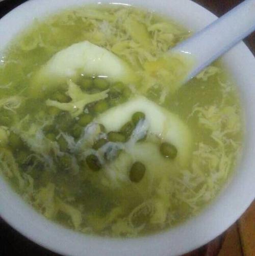  绿豆蛋花汤能治口腔溃疡