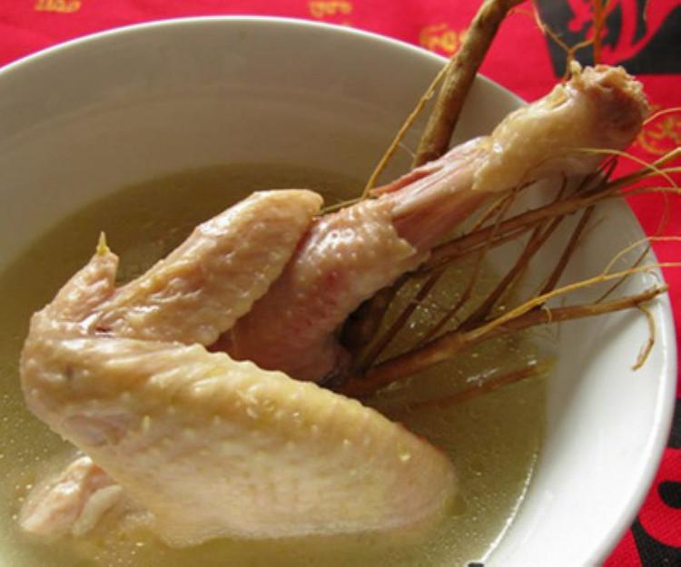  桑枝煲鸡可治肩周炎的功效及做法