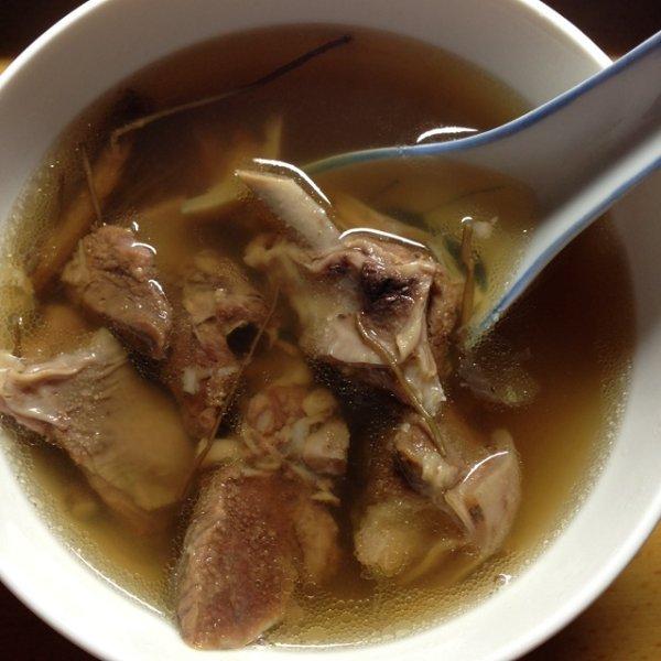  当归羊肉煲具有温中补血的功效与作用及多种做法