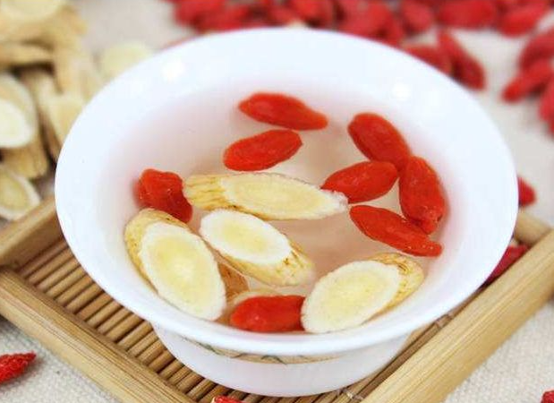 黄芪枸杞子泡水 黄芪枸杞子泡水