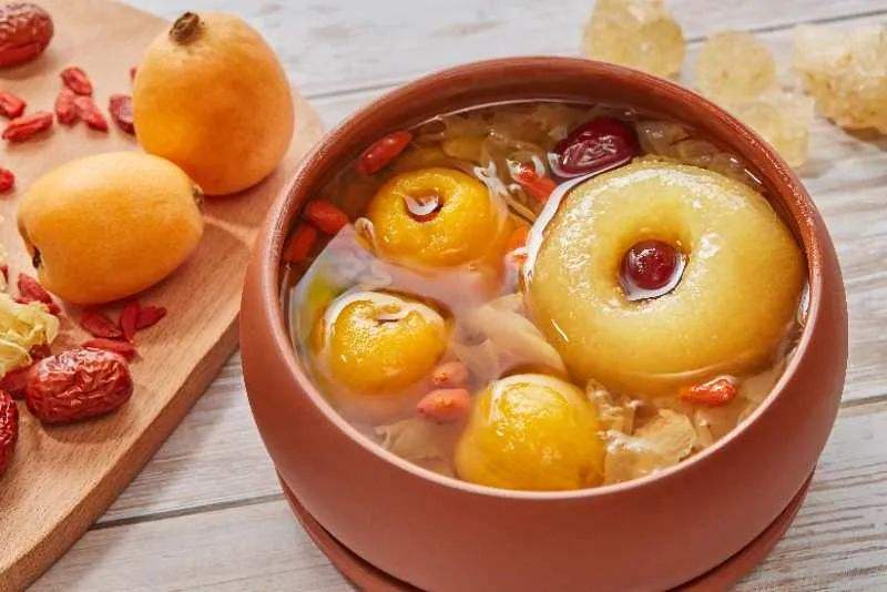  枇杷果除了口味香甜，还有很多其他的功效和作用哟！