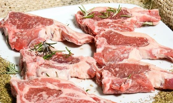  吃羊肉的禁忌是什么？哪些人不适合吃羊肉？