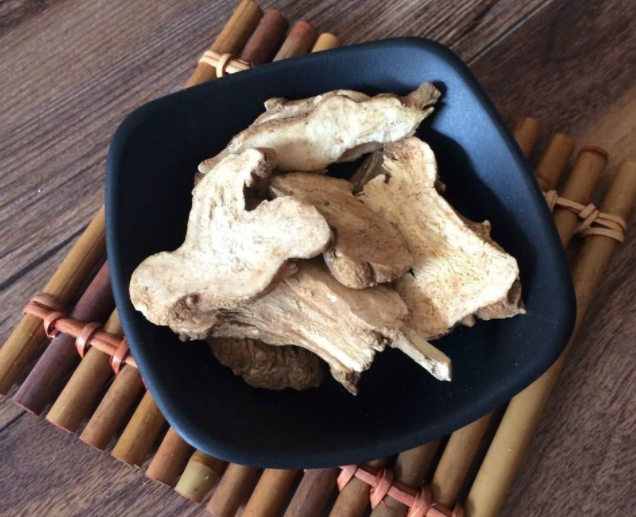 白术泡水健脾胃 白术泡水健脾胃