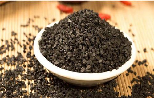  韭菜籽泡水喝有什么功效？