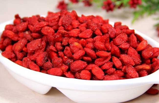 枸杞泡水可以明目