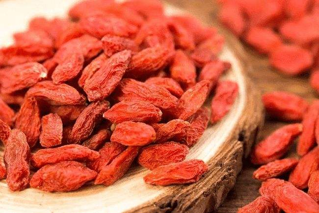  枸杞子泡水喝的功效有哪些？枸杞泡水好在哪里？