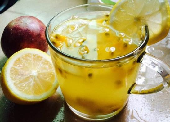 百香果柠檬饮 百香果柠檬饮