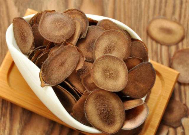  鹿茸泡酒的功效到底有哪些？对身体有哪些好处？