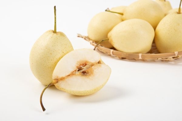  秋梨膏是怎么制作而成的，秋梨膏的功效与作用有哪些？