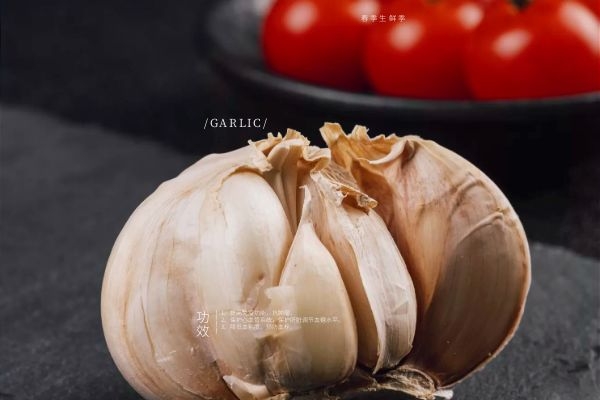 大蒜泡酒可以驱寒.jpg 大蒜泡酒可以驱寒.jpg