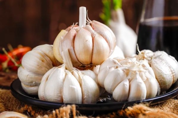 大蒜泡酒可以抗癌.jpg 大蒜泡酒可以抗癌.jpg