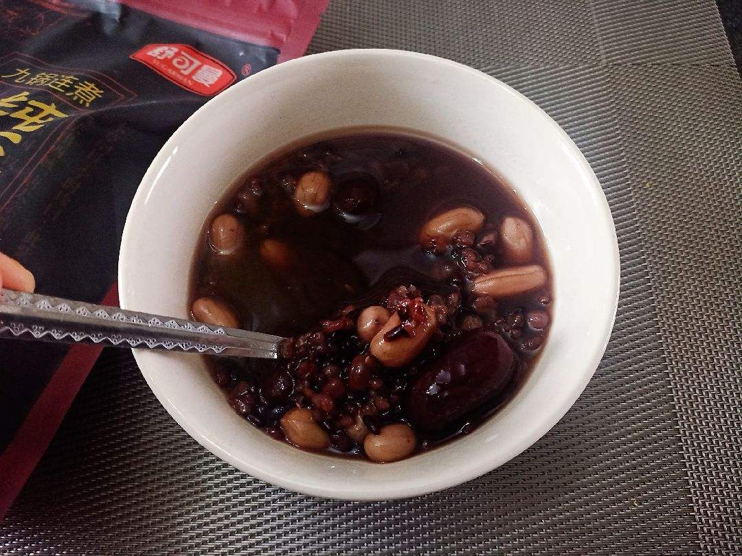 气血不足喝芝麻红枣茶 气血不足喝芝麻红枣茶