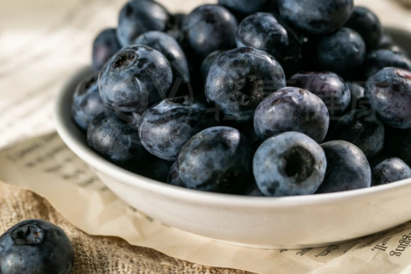 图怪兽_简约风格蓝莓详情页.png 图怪兽_简约风格蓝莓详情页.png