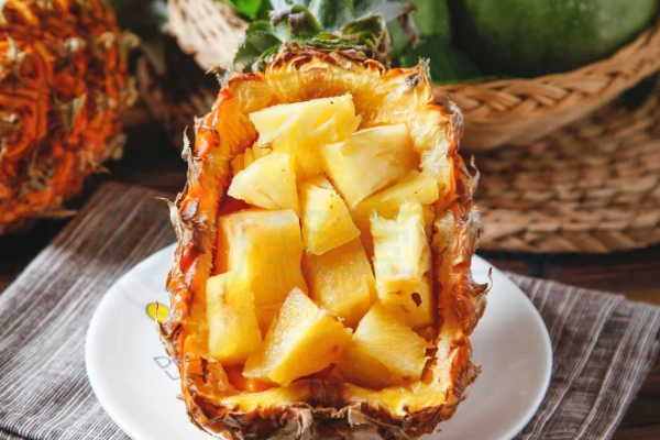  菠萝的功效与作用及禁忌有哪些？