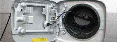 油箱进水后车的症状，油箱除水剂是骗局吗