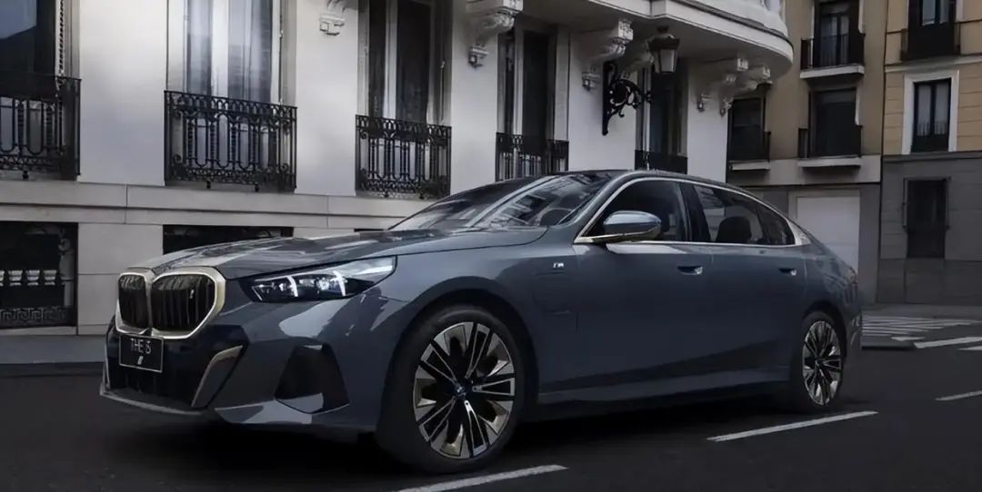 宝马5系最低跌至26万,持续降价的宝马到底怎么了? 宝马5系最低跌至26万,持续降价的宝马到底怎么了?