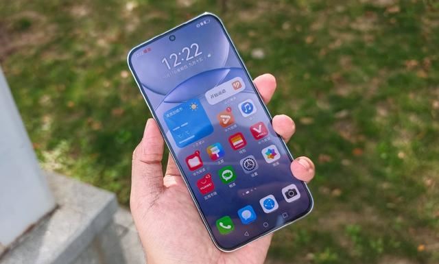 华为 nova13值得买吗？华为 nova13上手体验评测