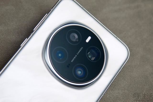 性能与影像的极致融合! 荣耀Magic7 Pro手机全面测评 性能与影像的极致融合! 荣耀Magic7 Pro手机全面测评