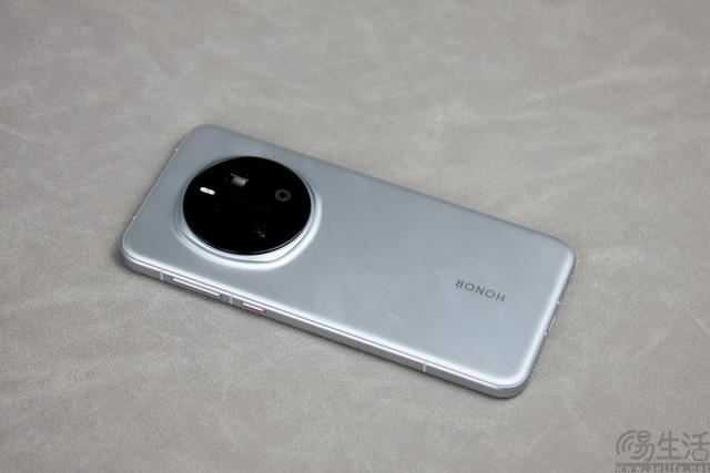 性能与影像的极致融合! 荣耀Magic7 Pro手机全面测评 性能与影像的极致融合! 荣耀Magic7 Pro手机全面测评