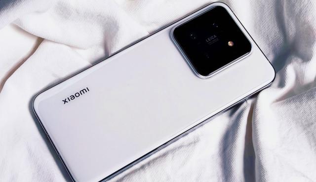 小米15和华为Mate70买哪个好？华为Mate70对比小米15全面评测