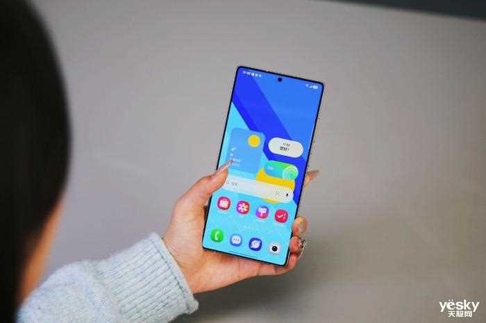 AI革新颜值太能打! 三星Galaxy S25 Ultra手机全面测评